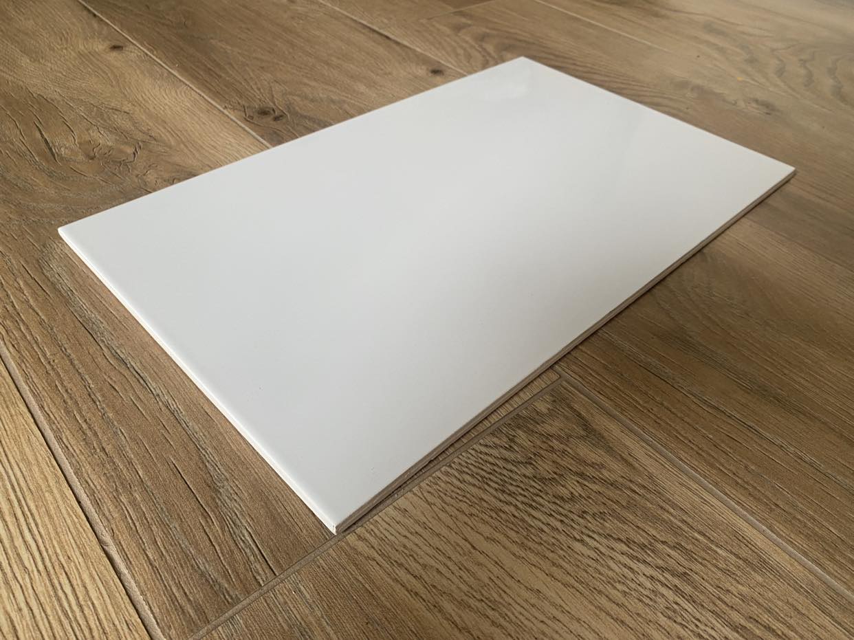 Biała Gładka 25x40